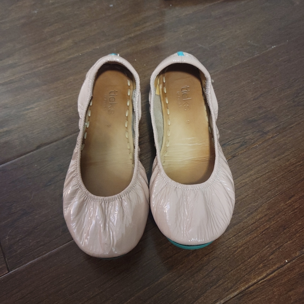 Tieks Blush Patent Size 9 Flats
